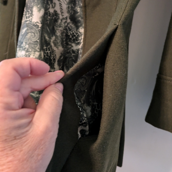 Vintage Guess Dark Green Wool Lined Coat- Small but fits XS/S - Picture 5 of 7